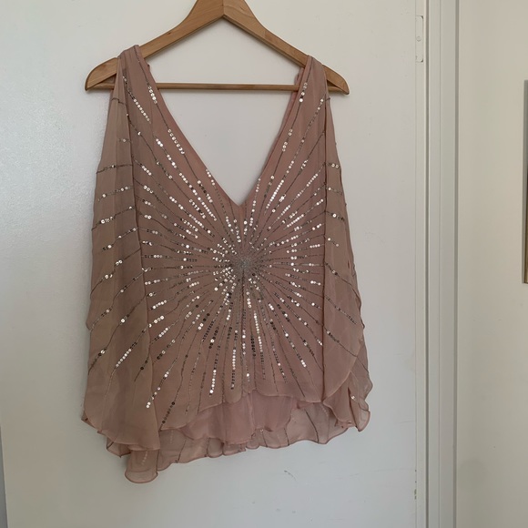 Beautiful pink sequin top - Picture 3 of 6